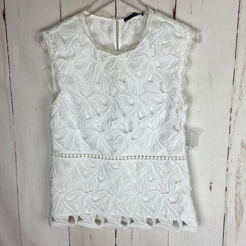 Dolce Cabo White Lace Sleeveless Blouse